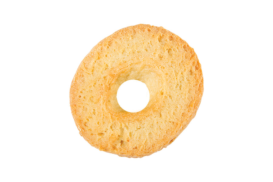 Shortbread rings with white cheese 1